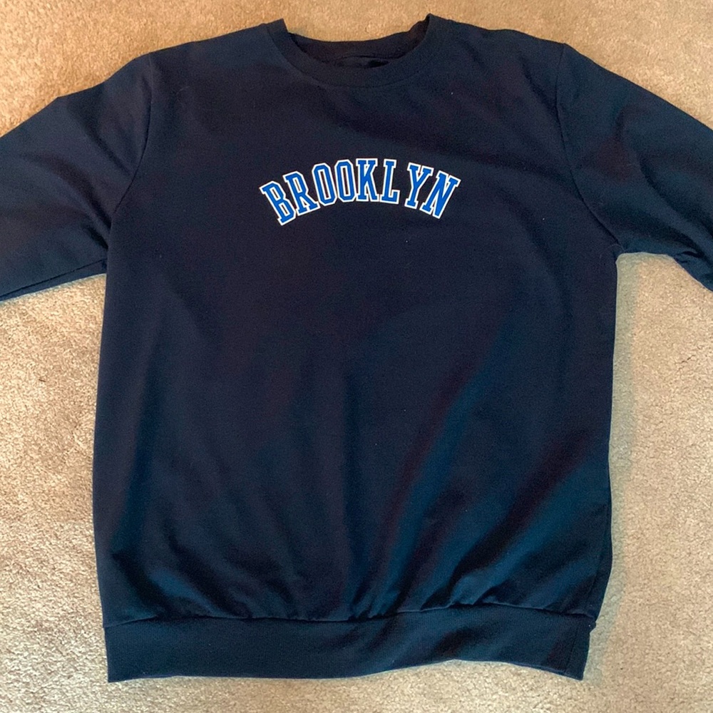 Men’s navy ling sleeve top